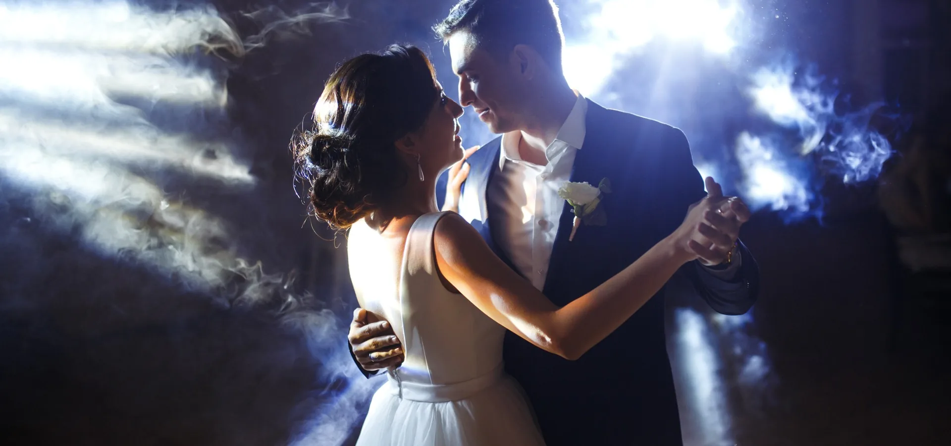 Brautpaar beim Hochzeitstanz